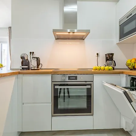 Exquisite Prestige Luxury With Shared Pool