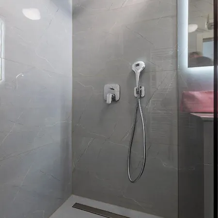 Apartman Exquisite Prestige Luxury With Shared Pool *