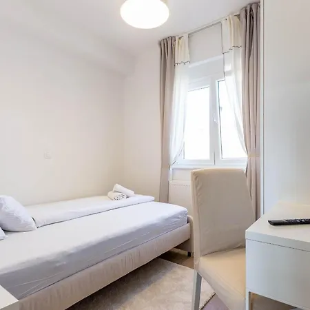 Apartman Exquisite Prestige Luxury With Shared Pool *