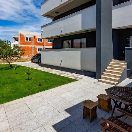 Exquisite Prestige Luxury With Shared Pool Apartman Zadar