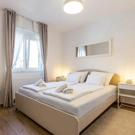 Exquisite Prestige Luxury With Shared Pool