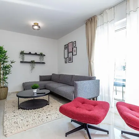 Apartman Exquisite Prestige Luxury With Shared Pool *