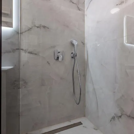 Apartman Exquisite Prestige Luxury With Shared Pool Zára