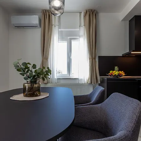 Apartman Exquisite Prestige Luxury With Shared Pool *