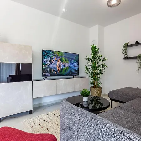 Exquisite Prestige Luxury With Shared Pool Apartment Zadar