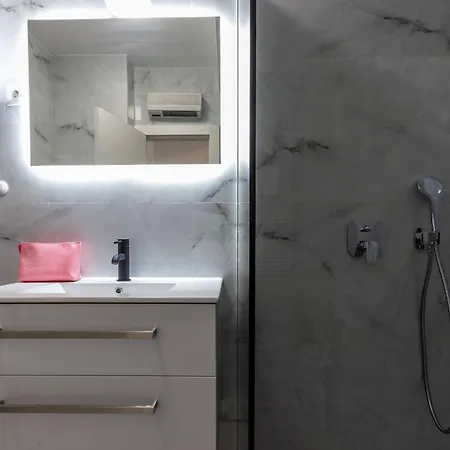 Apartman Exquisite Prestige Luxury With Shared Pool *